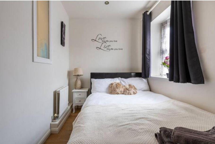 לונדון Super Central Beautiful Three Bedroom מראה חיצוני תמונה