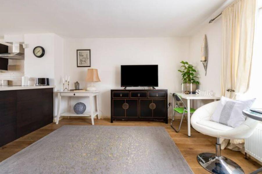 לונדון Super Central Beautiful Three Bedroom מראה חיצוני תמונה
